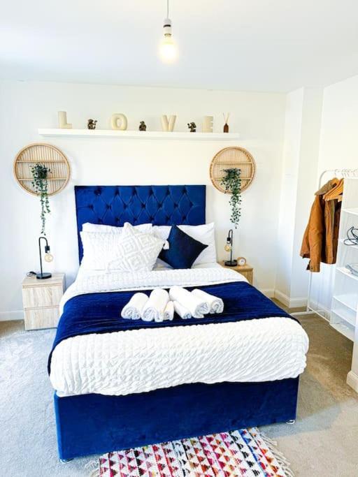 Contractors, Families, Tourists & Groups Welcome Sleeps Upto 9, Garden, Pet Allowed, Parking Included! Birmingham Eksteriør bilde