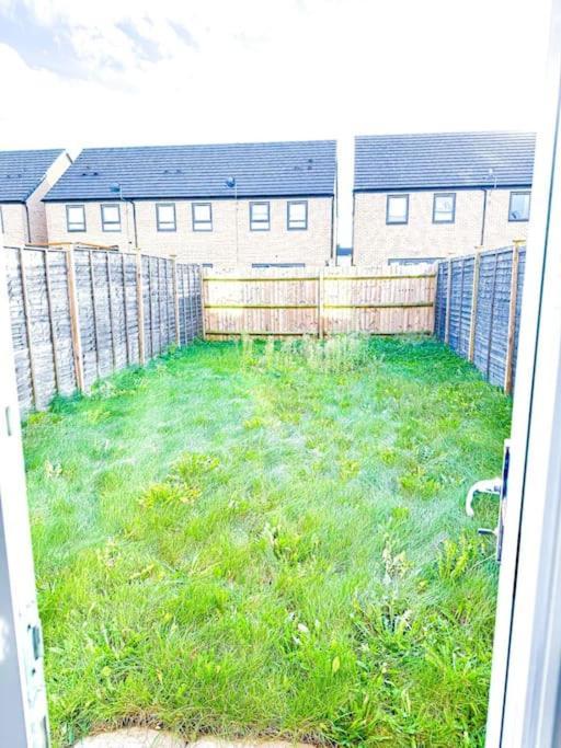 Contractors, Families, Tourists & Groups Welcome Sleeps Upto 9, Garden, Pet Allowed, Parking Included! Birmingham Eksteriør bilde