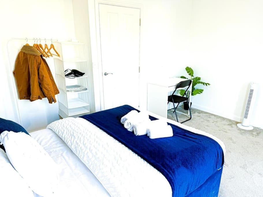 Contractors, Families, Tourists & Groups Welcome Sleeps Upto 9, Garden, Pet Allowed, Parking Included! Birmingham Eksteriør bilde