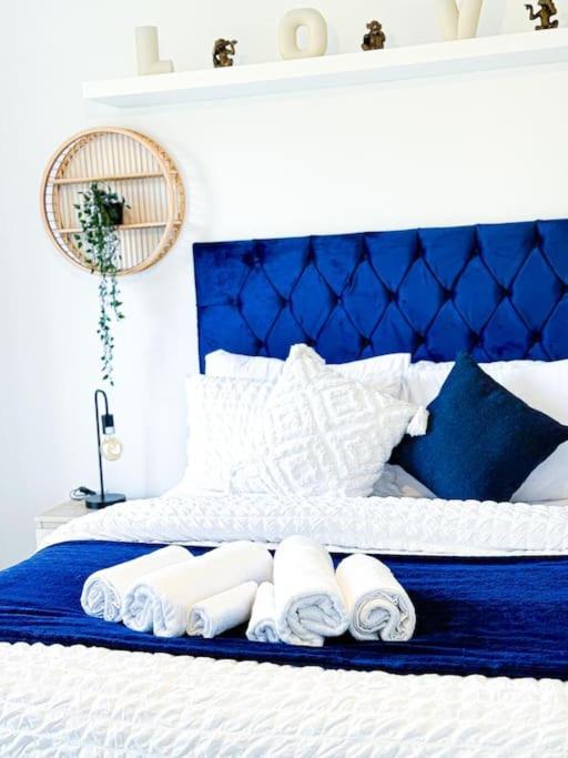 Contractors, Families, Tourists & Groups Welcome Sleeps Upto 9, Garden, Pet Allowed, Parking Included! Birmingham Eksteriør bilde